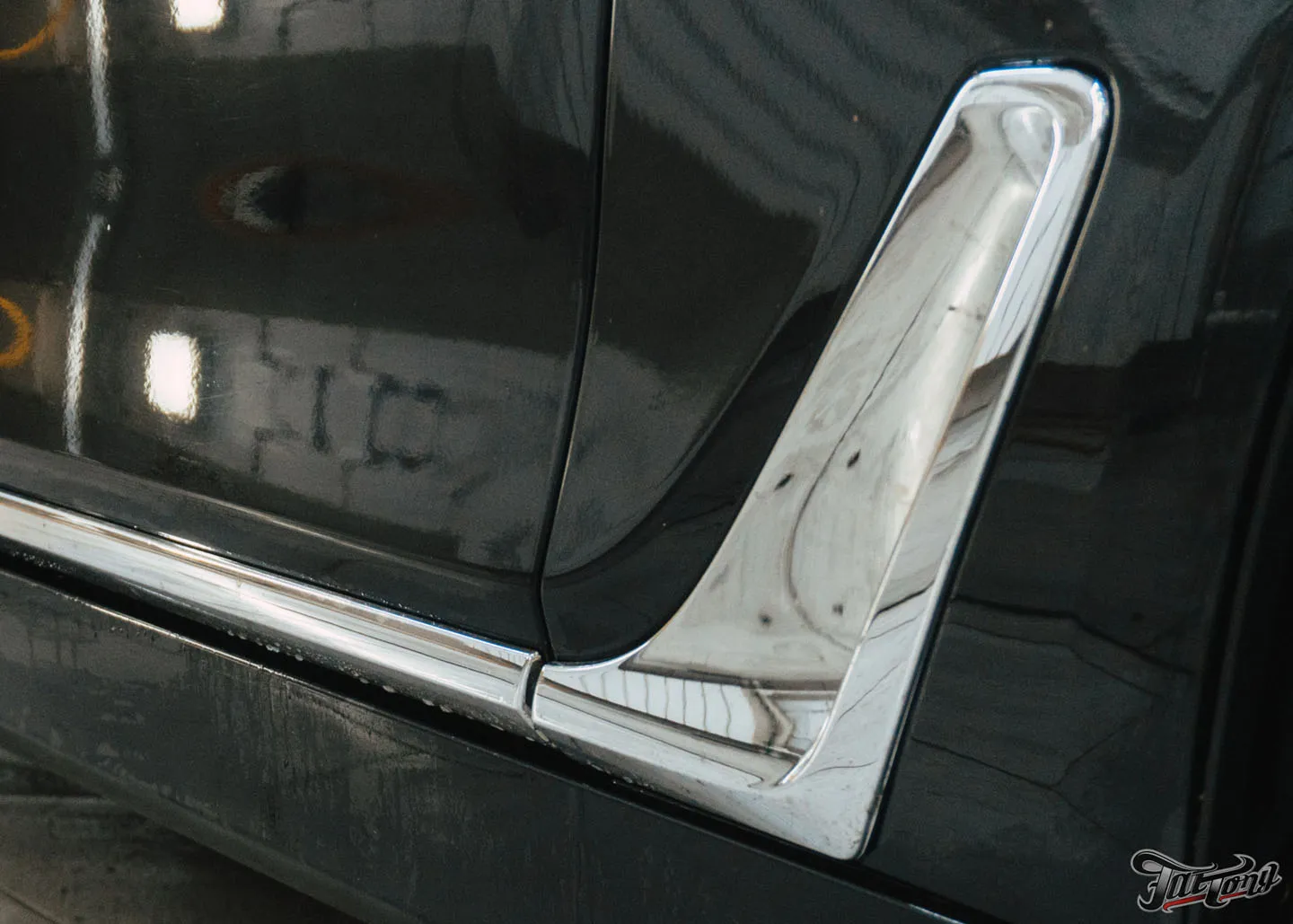 Очистка и защита хрома от реагентов на BMW 7